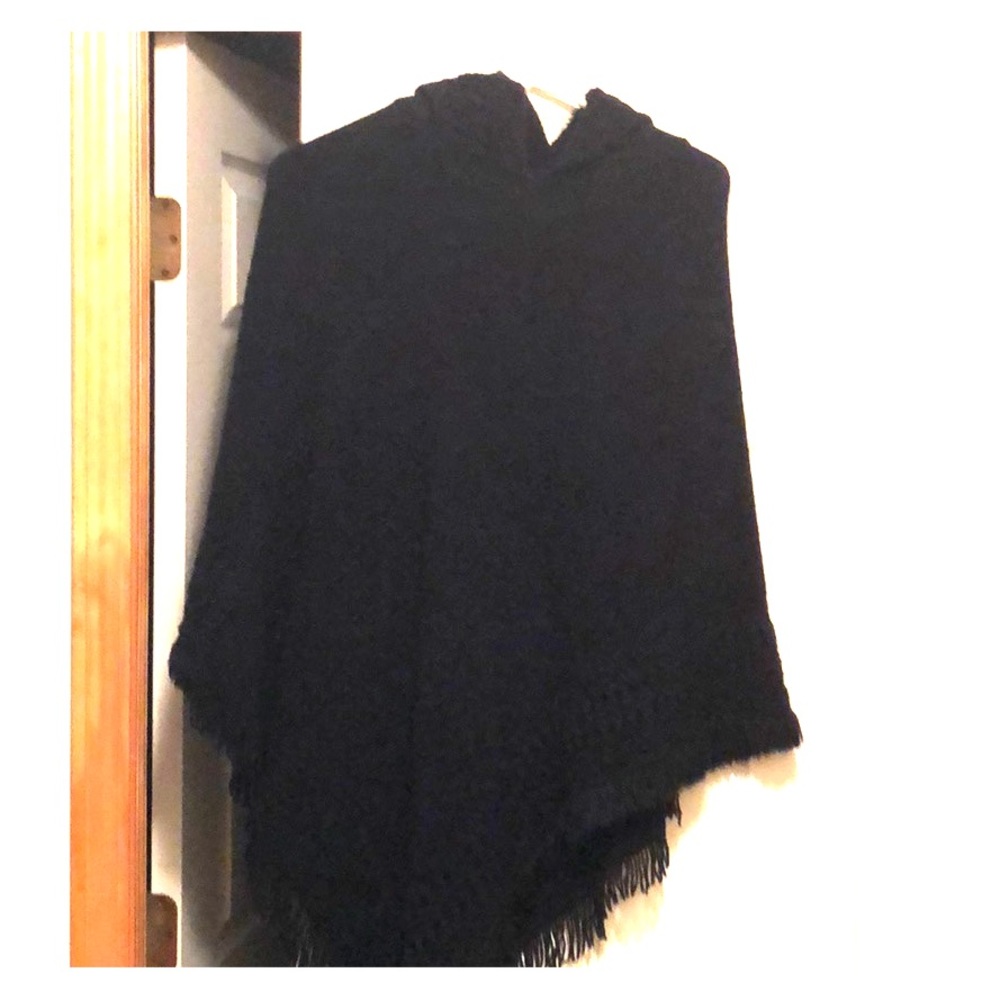 Black pancho